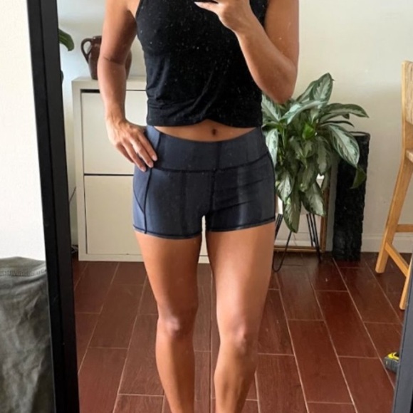 🍋 Lululemon Navy Shorts - Picture 3 of 3